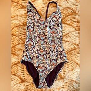 Mossimo Supply Co. Women Floral One Piece - Burgundy and Cream Size Medium